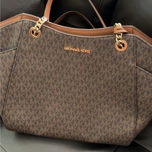 Michael Kors Travel Chain Shoulder Tote